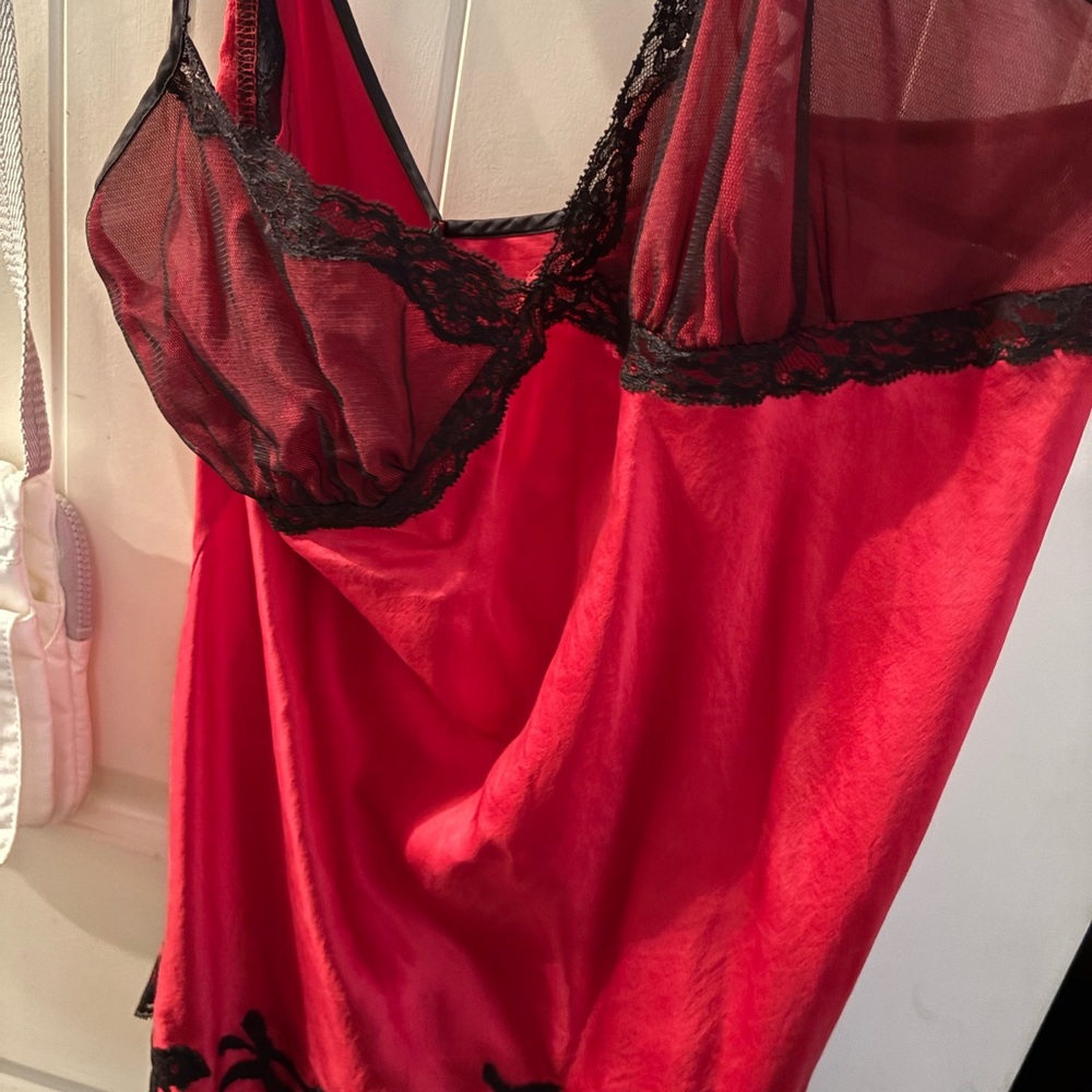 Elegant Red Lace Trim Nightgown